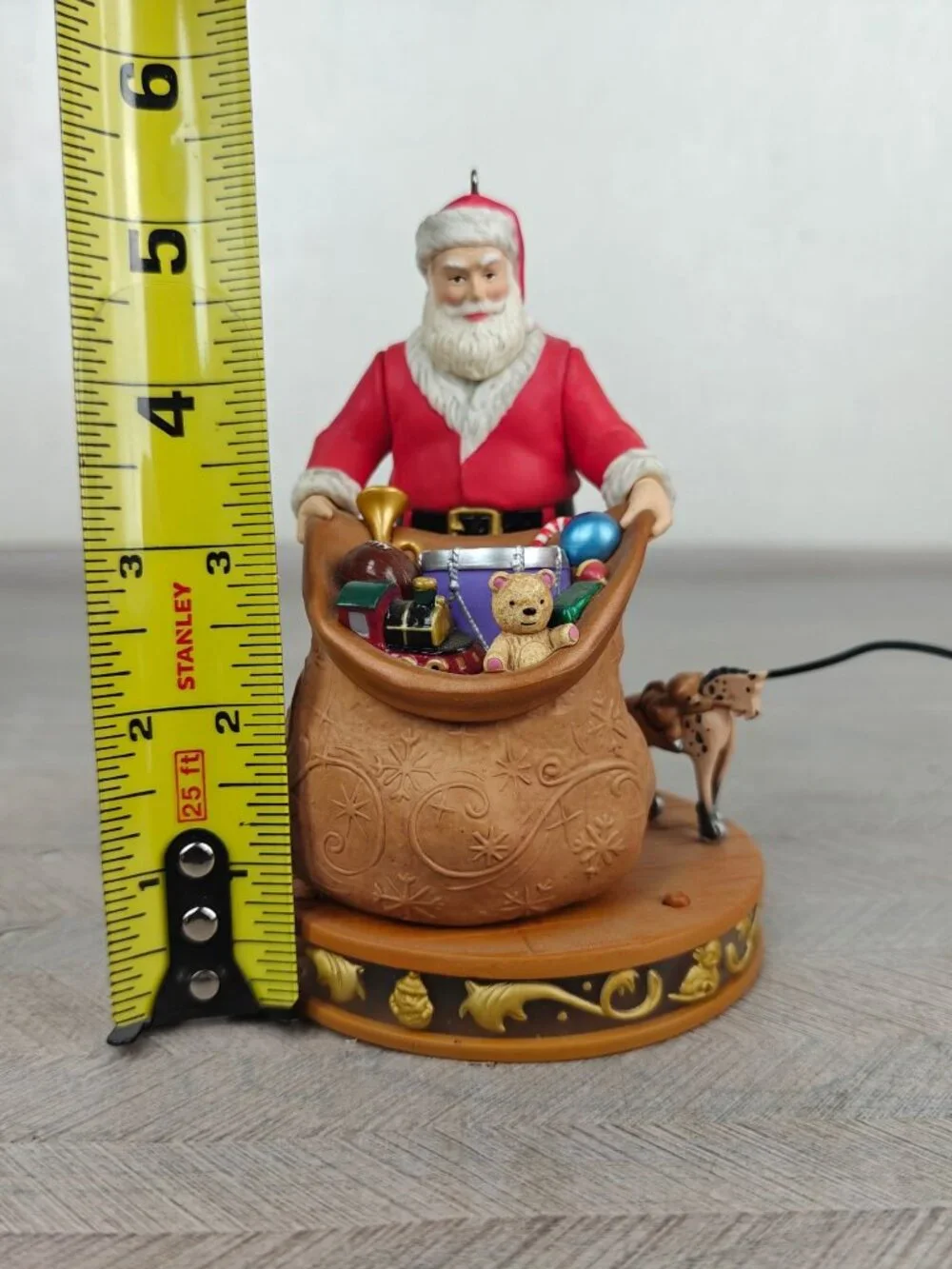 Hallmark 2015 Keepsake Ornament Packing Up The Toys Once Upon A Christmas Santa